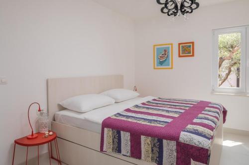Holiday house with a parking space Kanica Rogoznica - 17600 - image 3