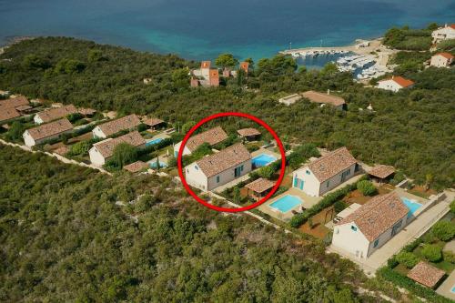 Seaside family friendly house with a swimming pool Guduce, Ugljan - 17668 - Location saisonnière - Ugljan