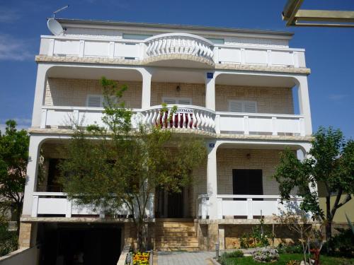  Apartments with a parking space Vrsi - Mulo, Zadar - 17753, Pension in Vrsi