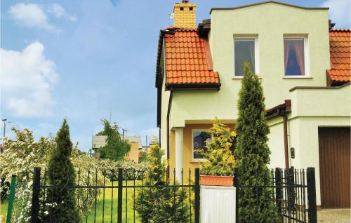 Amazing home in Darlowo with 4 Bedrooms and WiFi - Darłowo