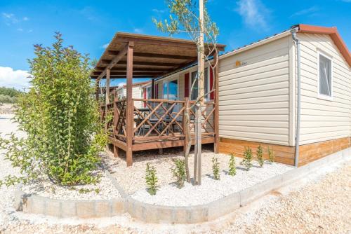  Family friendly apartments with a swimming pool Drage, Biograd - 17819 in Pakoštane