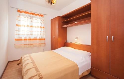 Apartment Punat 17857b - image 9