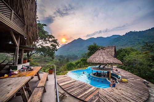 . Zephyr River Lodge