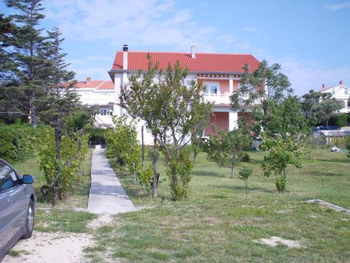 Apartments with a parking space Kampor Rab - 17886 Arbe