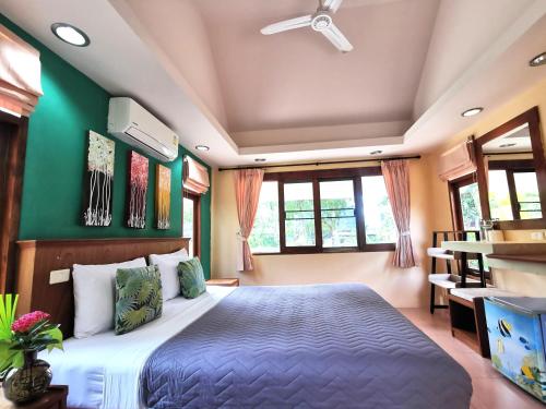 room detail thumbnail 0