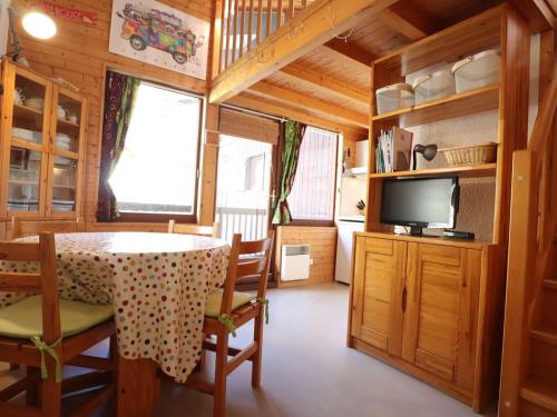 Agréable appartement T3 en mezzanine, 4 pers, proche des pistes, Wifi, terrasse, services disponibles