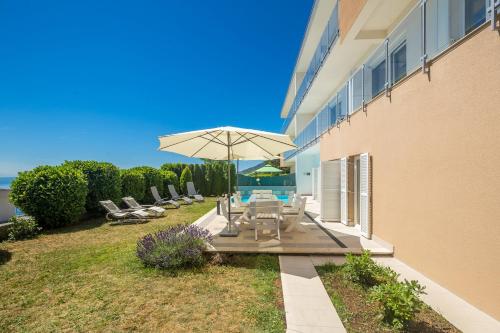 Luxury villa with a swimming pool Poljane Opatija - 17956 - image 6