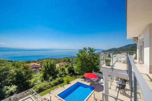 ทัศนียภาพ, Luxury villa with a swimming pool Icici, Opatija - 17959 in โปเลียเน