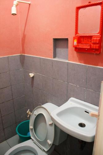 Bathroom, GV Hotel Maasin in Maasin