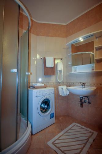 Family friendly apartments with a swimming pool Nevidjane Pasman - 18054 - image 13