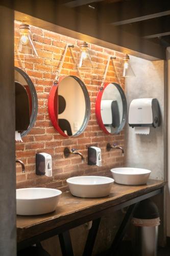 Barbara's Boutique Hostel - image 4