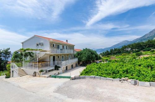 Family friendly seaside apartments Dingac - Borak, Peljesac - 18060