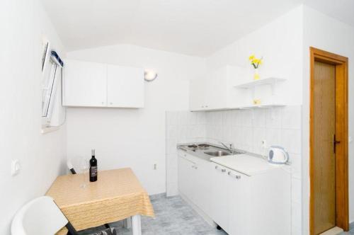 Family friendly seaside apartments Dingac - Borak Peljesac - 18060 - image 11