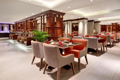 Restaurant, Swiss-Belhotel Borneo Banjarmasin in Banjarmasin
