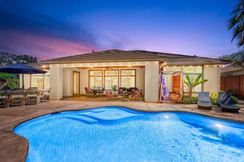 Luxury Pool and Garden Villa - Accommodation - Roseville