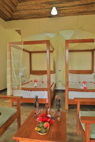 Twin Room image 5