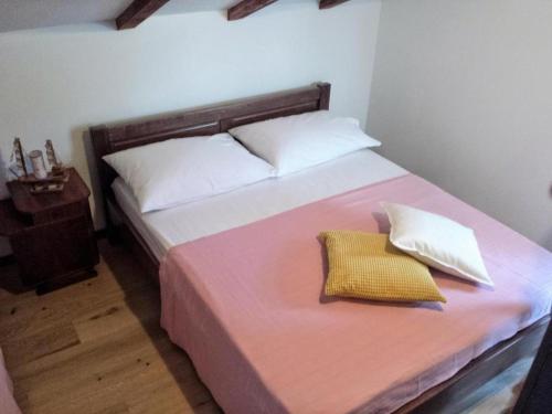 Three-Bedroom Apartment with Terrace and Sea View image 8