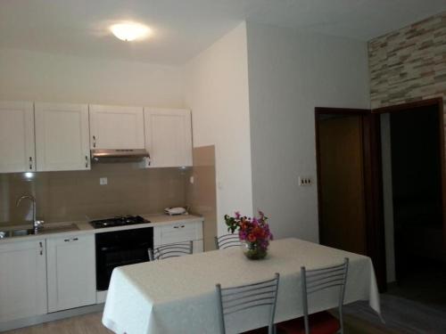 Two-Bedroom Apartment with Terrace image 6