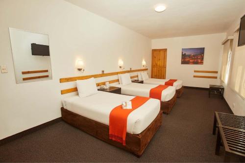 3 twin beds