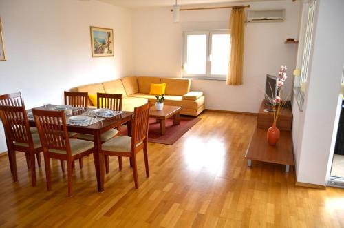 One-Bedroom Apartment with Terrace and Sea View