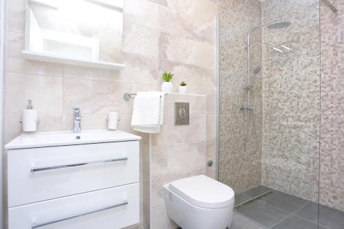 Family friendly apartments with a swimming pool Zivogosce - Porat Makarska - 18150 - image 9