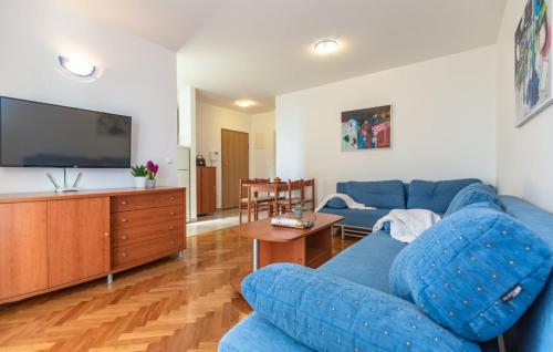 One-Bedroom Apartment with Balcony and Sea View image 9