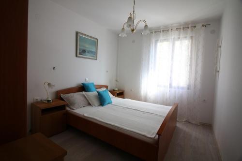 Apartments with a parking space Sveti Vid Krk - 18139 - image 11