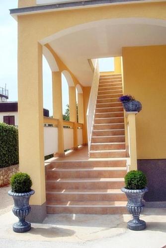 Apartments and rooms with parking space Malinska Krk - 18193 - image 3