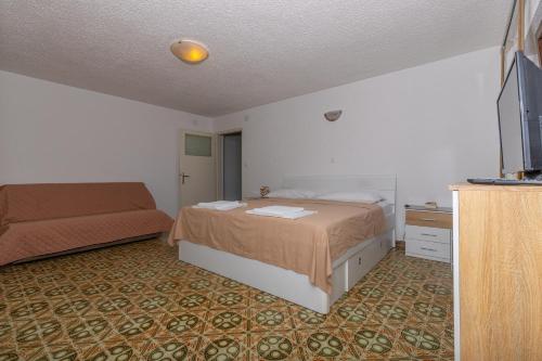 One-Bedroom Apartment with Terrace image 10