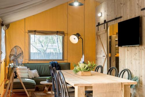 ห้องส่วนกลางสำหรับนั่งเล่น/ดูทีวี, Ballina Beach Nature Resort in บาลลิน่า