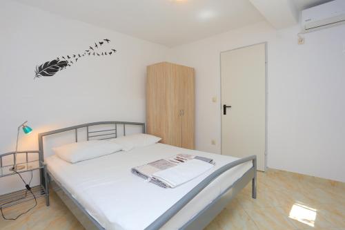 One-Bedroom Apartment with Terrace and Sea View room in Apartments by the sea Duce Omis - 18302