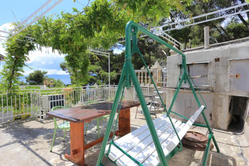 One-Bedroom Apartment with Terrace and Sea View image 2