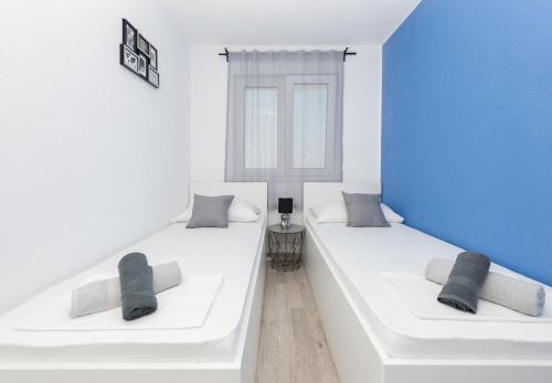 Apartments with parking space Makarska - 18337 - image 4