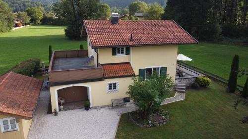 Villa am Bach