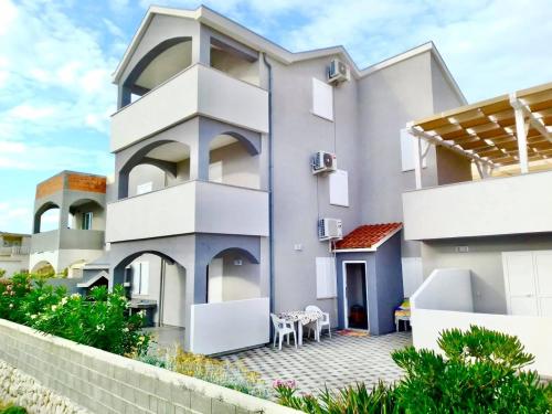 Apartments with a parking space Pag - 18370 - Location saisonnière - Pag