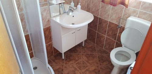 Two-Bedroom Apartment with Terrace image 5