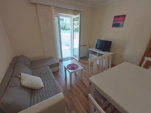 One-Bedroom Apartment with Terrace and Sea View