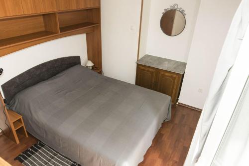 One-Bedroom Apartment with Terrace