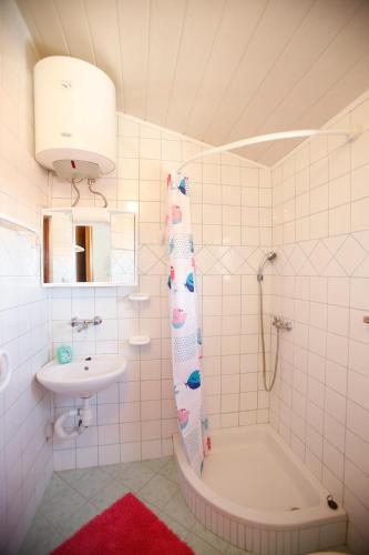 Two-Bedroom Apartment with Terrace and Sea View image 7