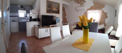 Two-Bedroom Apartment with Terrace and Sea View image 10