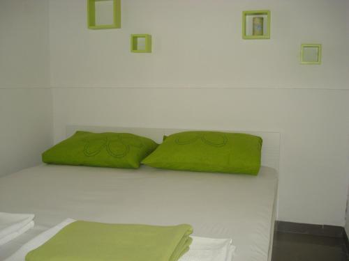 One-Bedroom Apartment with Terrace and Sea View room in Apartments by the sea Vir - 18451