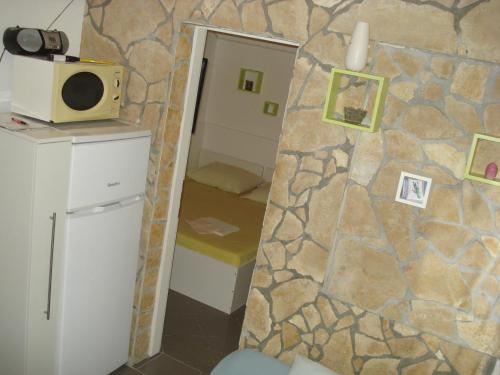 One-Bedroom Apartment with Terrace and Sea View image 2