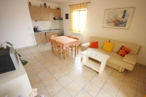 One-Bedroom Apartment with Balcony room in Apartments by the sea Vir - 18514