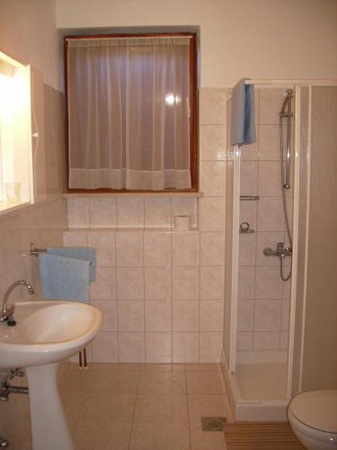 Two-Bedroom Apartment with Terrace image 6