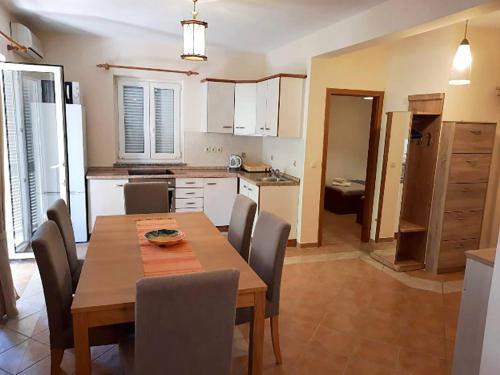 Apartments with a parking space Novalja Pag - 18499 - image 3