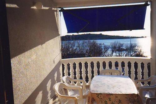 2 bedrooms, 3 beds