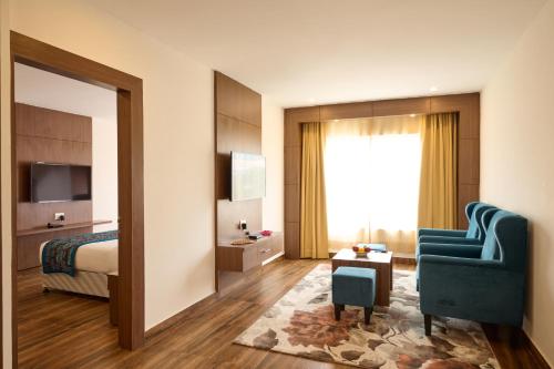 Deluxe Suite image 2