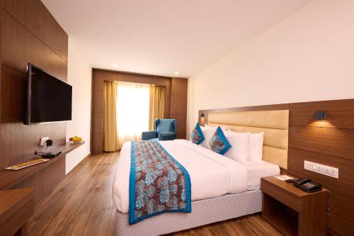 Deluxe Suite image 1