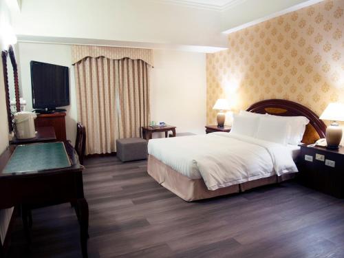 room detail thumbnail 2