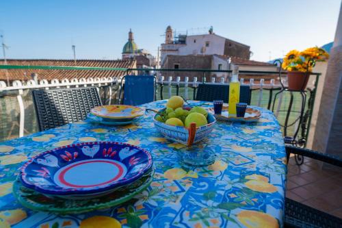 CASA TERESA NEL CENTRO DI VIETRI 1
